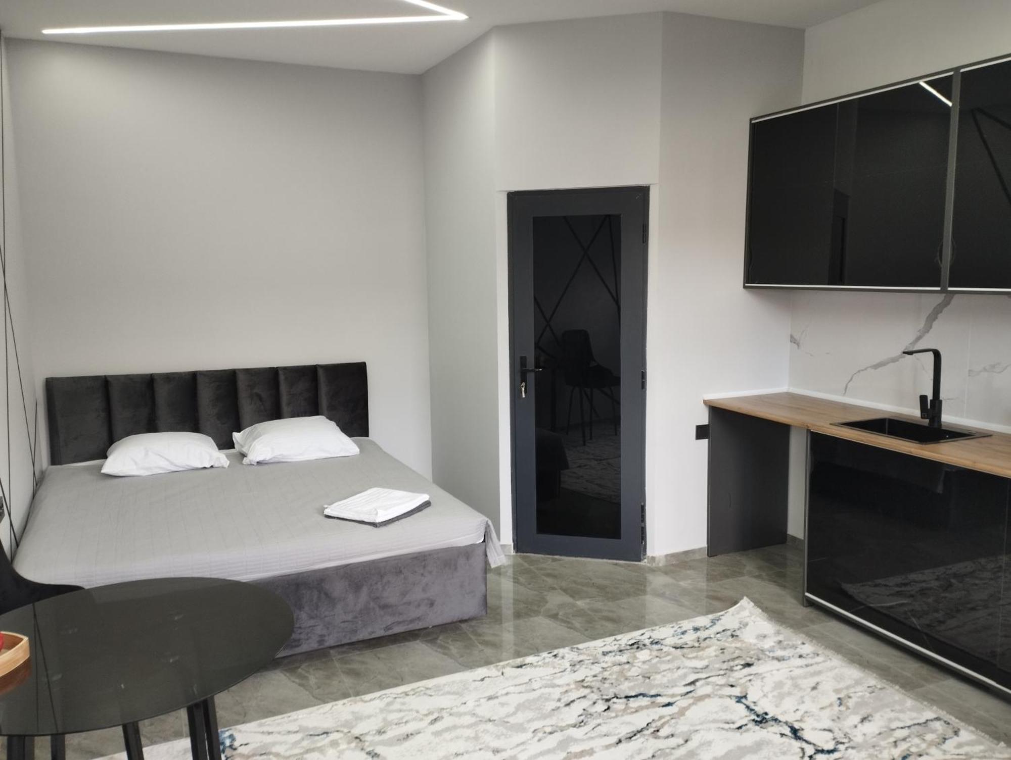 Lumi Hotel Bisjkek Buitenkant foto