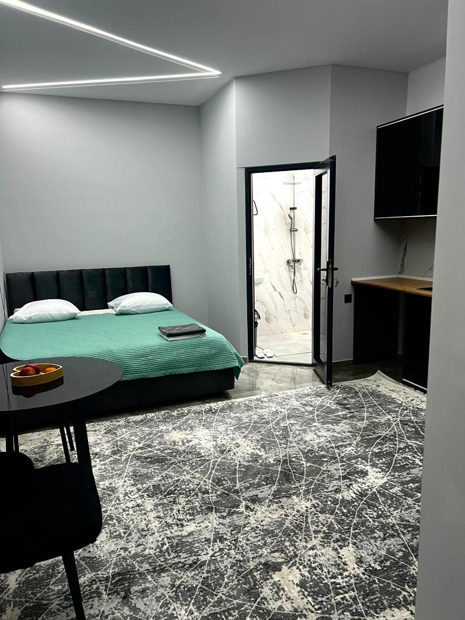 Lumi Hotel Bisjkek Buitenkant foto