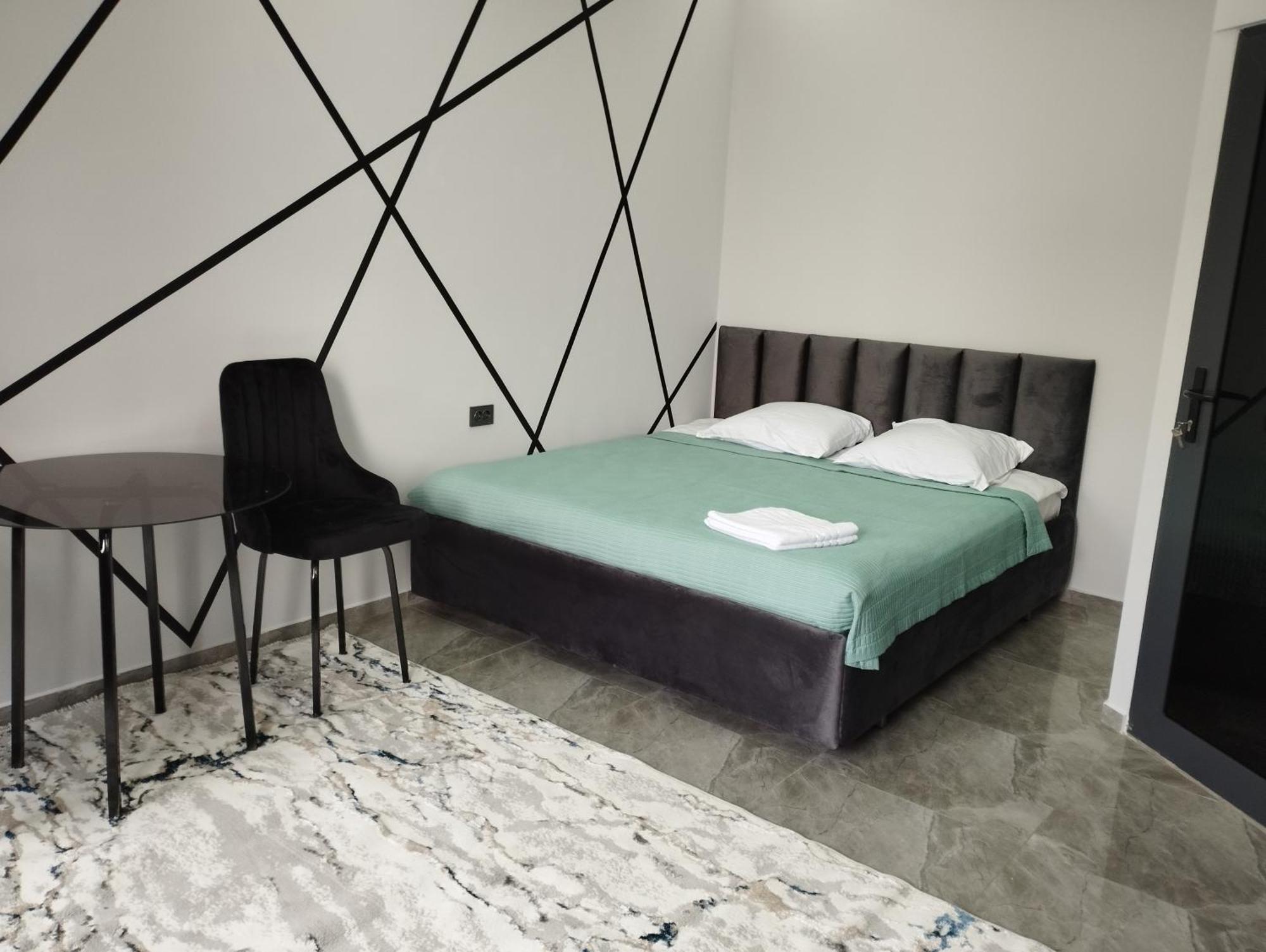 Lumi Hotel Bisjkek Buitenkant foto
